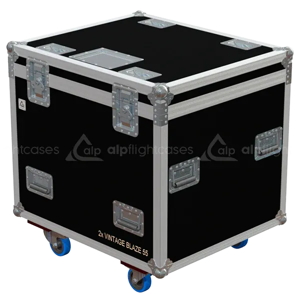Front view of 2x Showtec Vintage Blaze '55 flight case with wheels and heavy-duty touring hardware