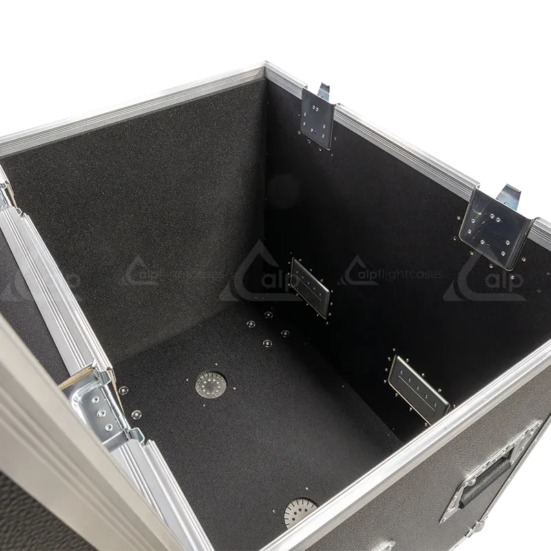 LP FLIGHT CASES - Detail interior for the 2x Starway Monza Wet professional case