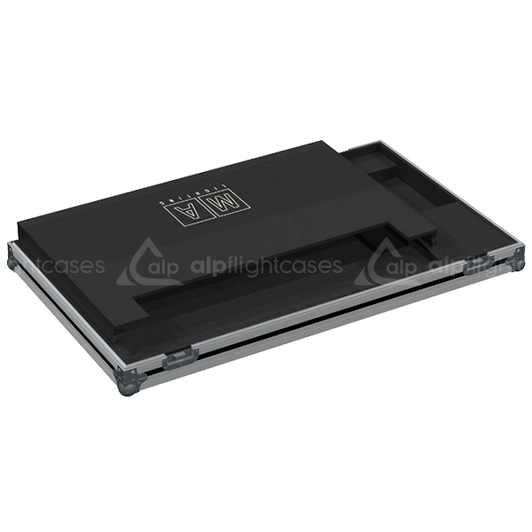 MA COMMAND WING + FADER WING + 2 DISPLAY OPEN SIDE VIEW FLIGHT CASE