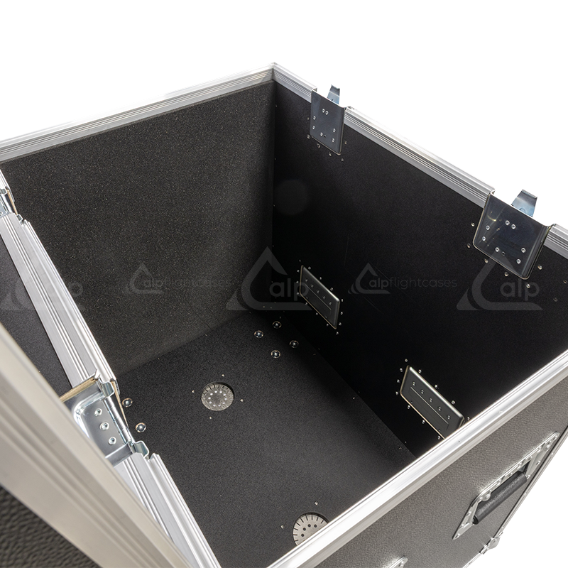 <tc>ALP FLIGHT CASES 2x STARWAY MONZA WET - SANS MOUSSE - ROULETTES</tc>