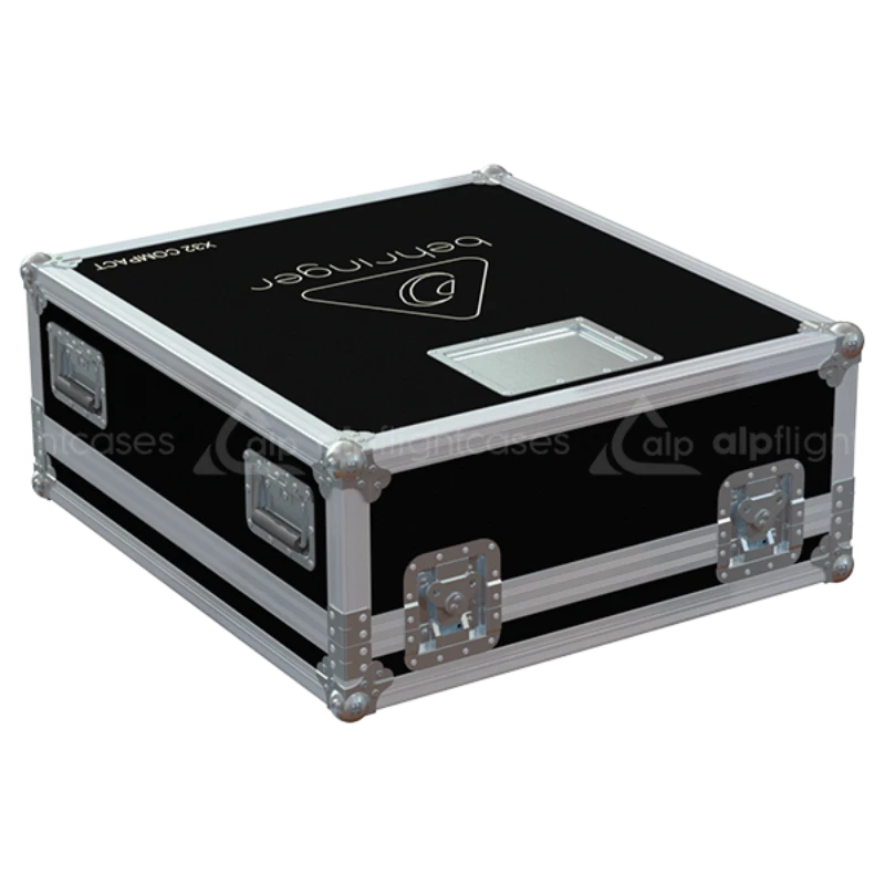Front right view of the ALP Flight Case for Behringer X32 Compact with integrated dog house