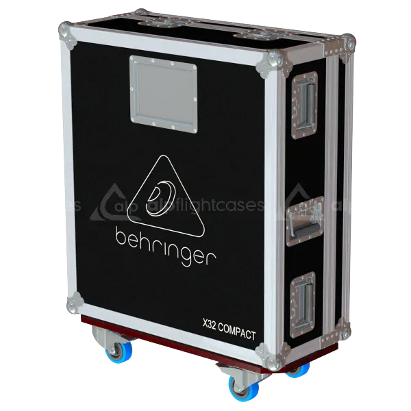 Front right view of the ALP Flight Case for Behringer X32 Compact with dog house and Ø80 wheels