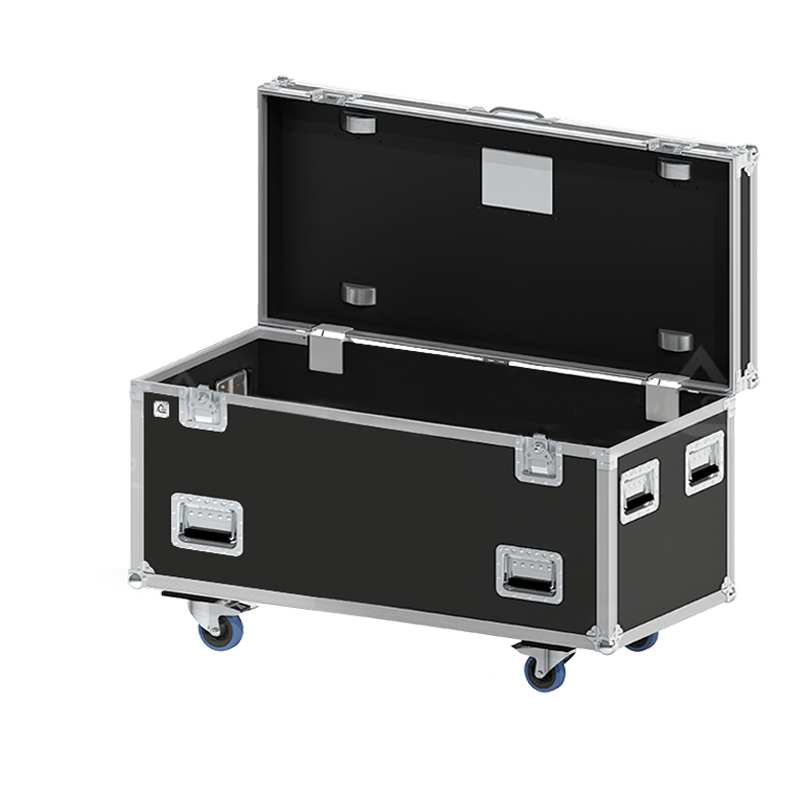 Empty interior of the 1300x600x600mm flight case trunk highlighting its optimized large capacity