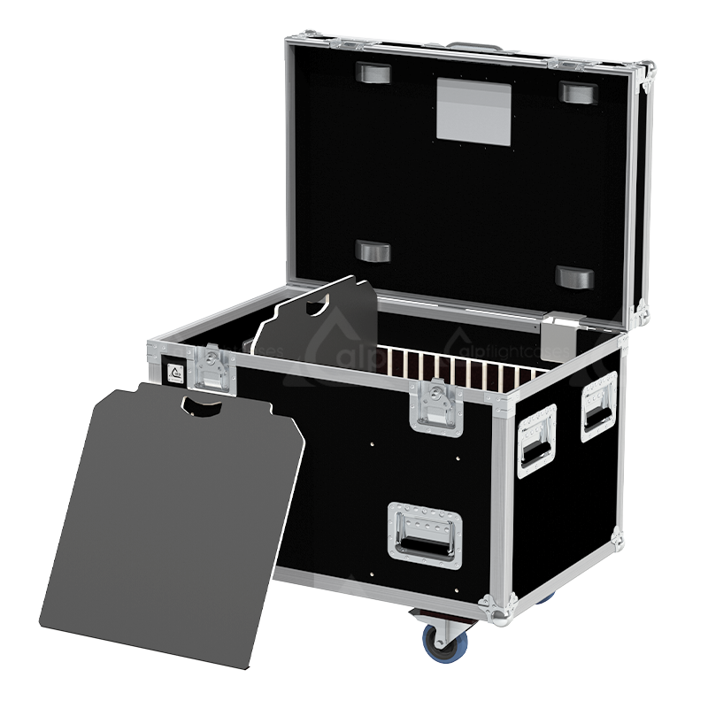 Empty interior of the 900x600x600mm flight case trunk highlighting its optimized storage capacity
