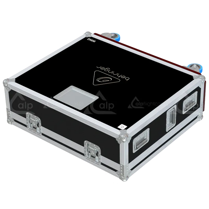 Behringer WING Series III Case with Doghouse and Wheels top lateral case view
