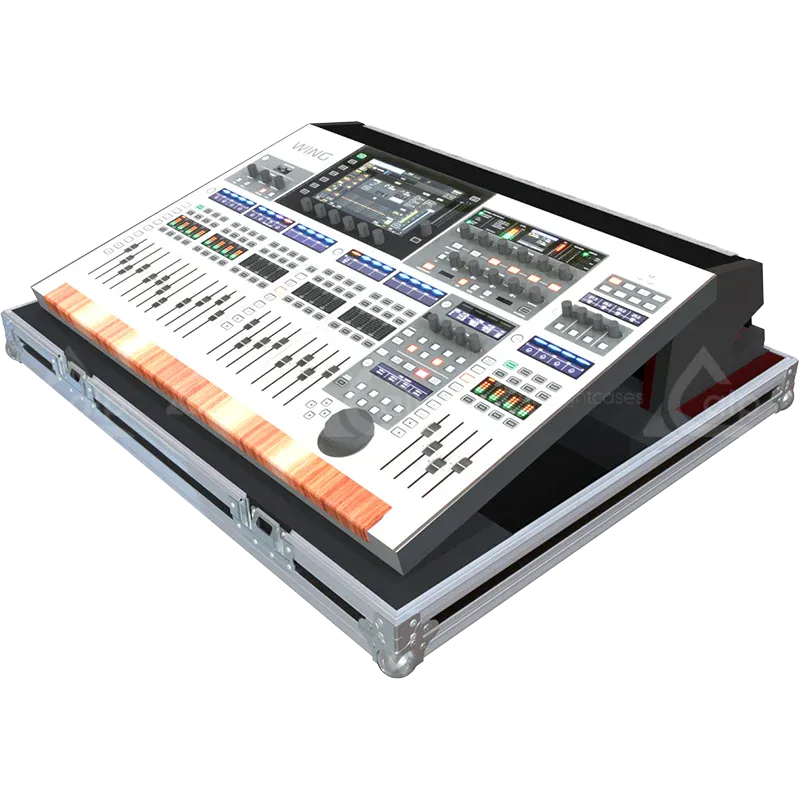 Behringer WING Series III Case with Doghouse and Wheels case lateral view open